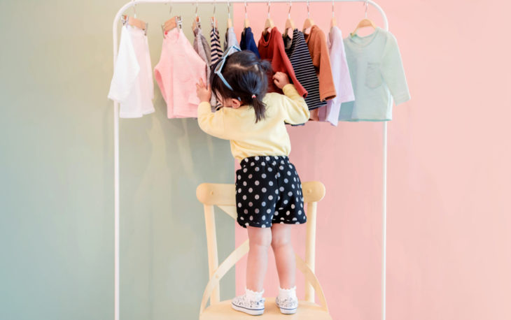 franquia de vestuario feminino representado por roupas infantis