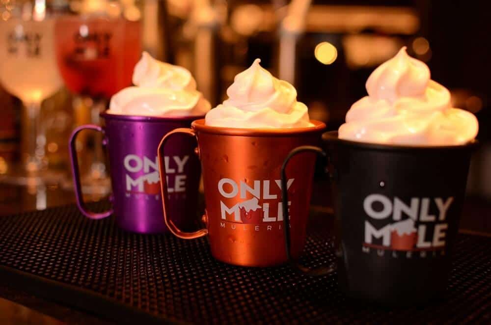 Canecas com drink Only Mule