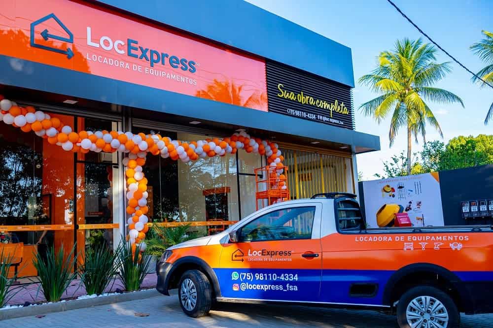 fachada e carro locexpress