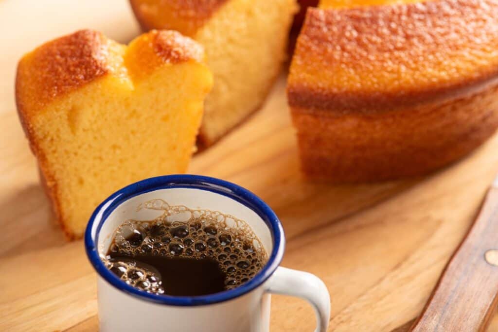 bolo com café